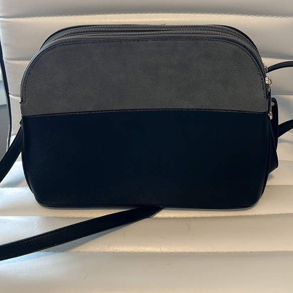 Dasein Crossbody purse. Classic black and gray - Picture 3 of 5